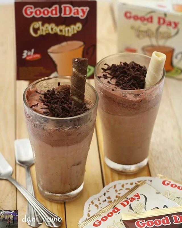 Choco latte. Чоко латте. Choco Latte напиток. Мята шоко латте. Шоколадница Кенвуд Choco Latte.