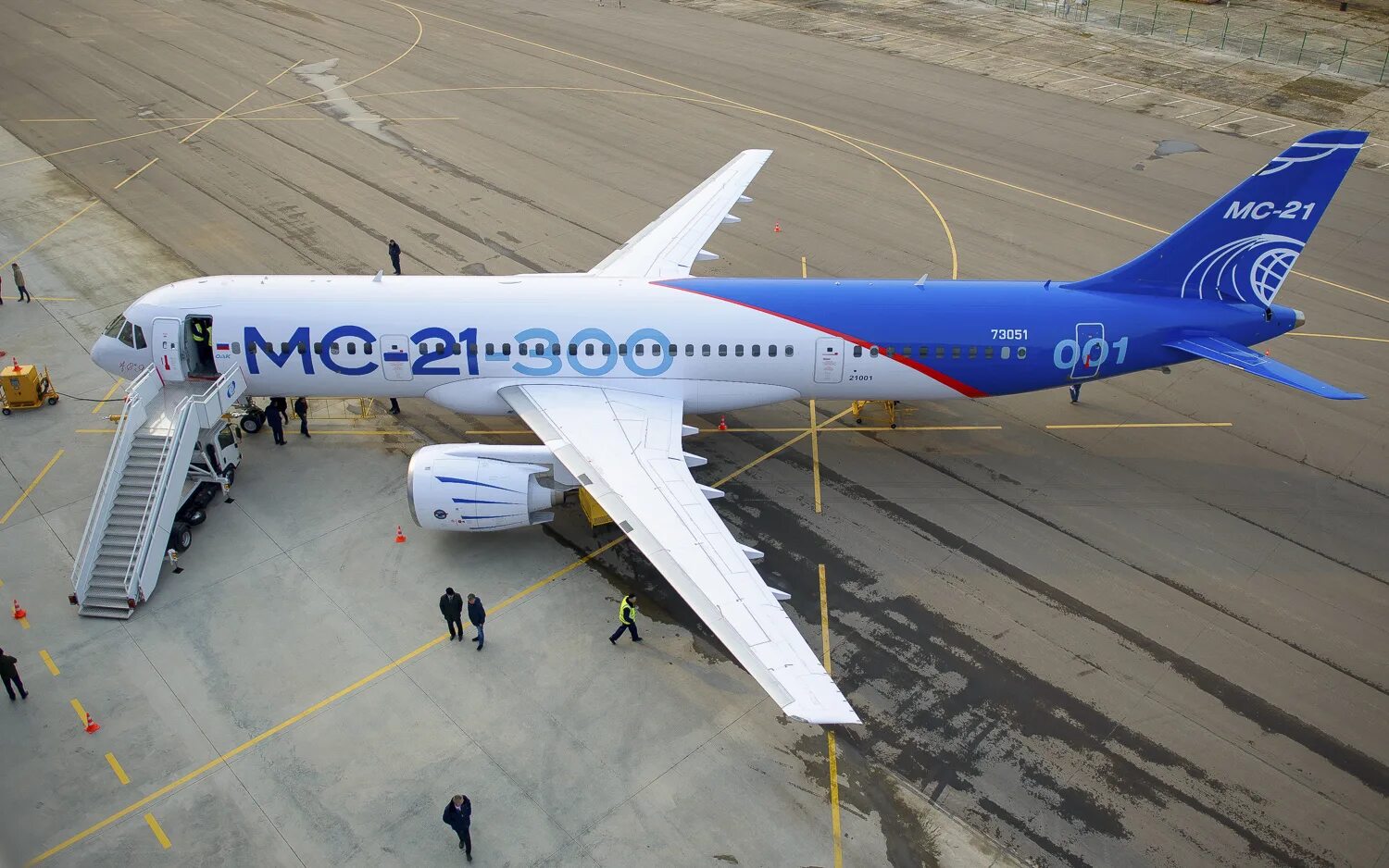 Самолет герцена. Sukhoi superjet 100. Ту-114 пассажирский самолёт. Казанский авиационный завод ту-22. Як-42 ижавиа.