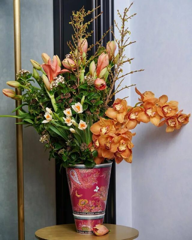 Искусство составлять букеты. Мастер класс по флористике. Дзюика икебана. Икебана с хризантемами. Стильные композиции.