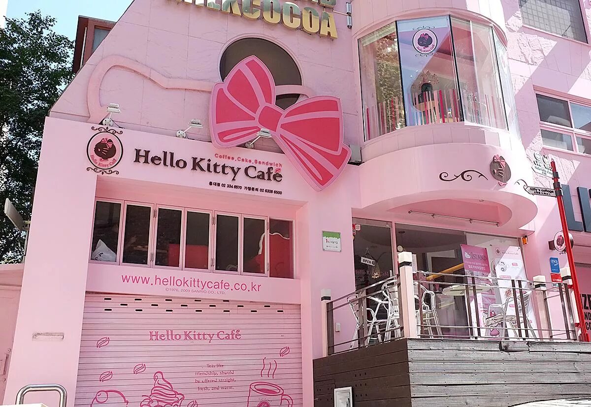 Кафе hello. Hello kitty cafe сеул. ресторан хеллоу китти. кафе хеллоу китти в корее. хеллоу китти кафе в сеуле.