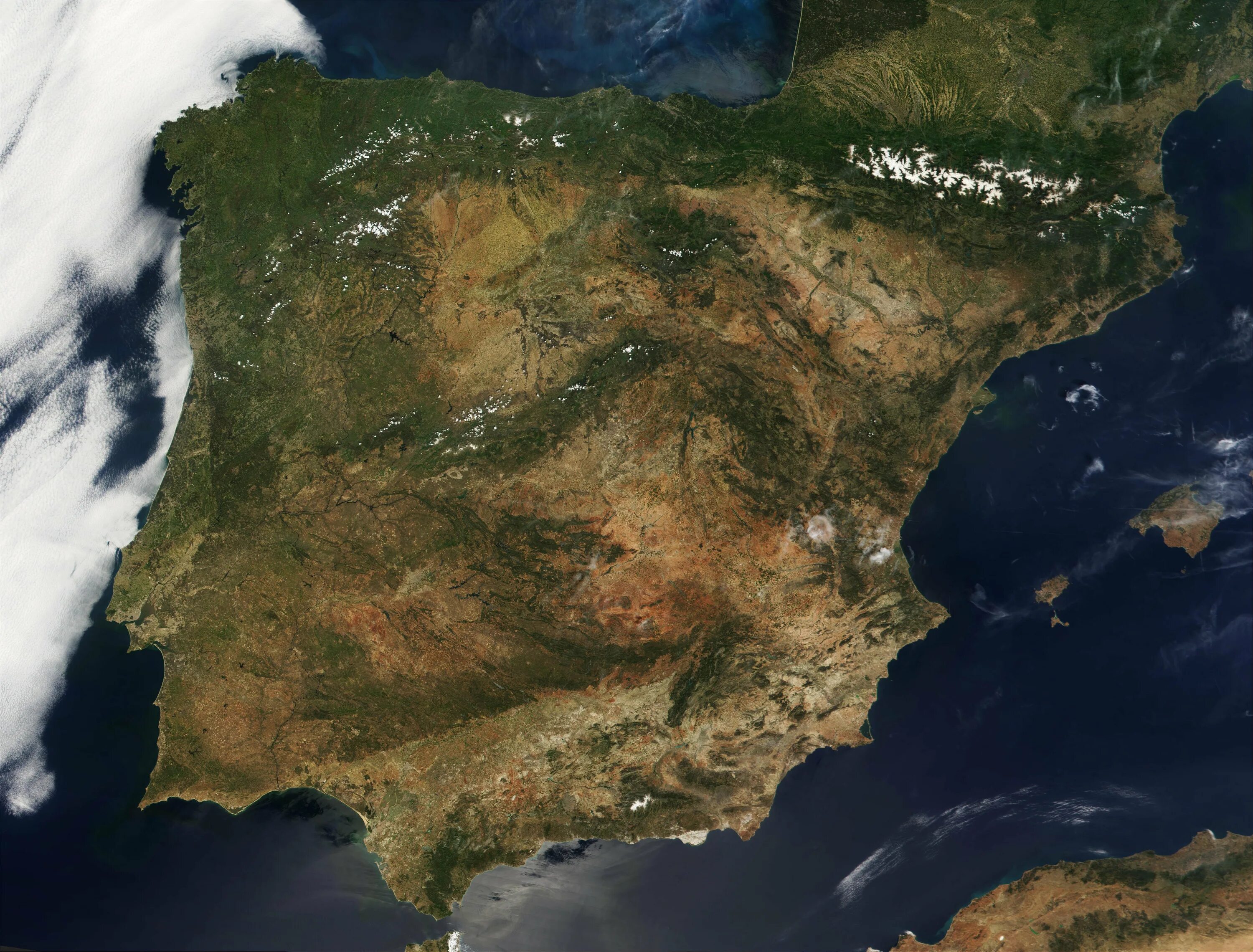 Самый большой на земле полуостров расположен. Пиренейский полуостров Испания. Пиренейский полуостров из космоса. Пиренейский полуостров 2022. Пиренейский полуостров вид из космоса.