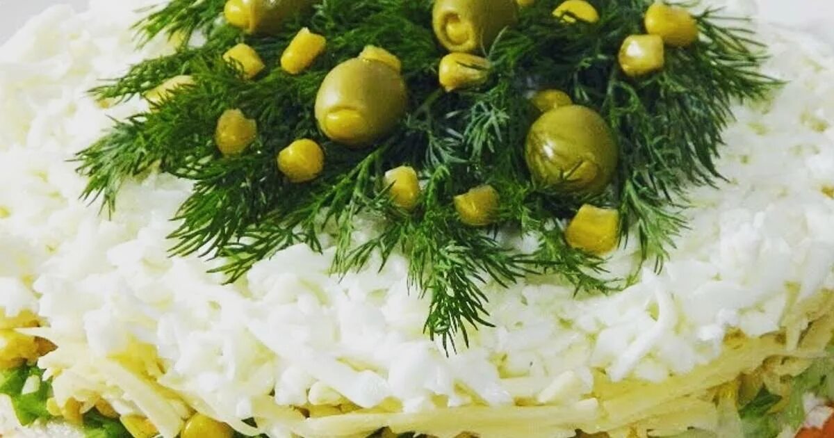 Красивые салаты на новый год. Салат в виде шапки деда мороза. Самый тяжелый салат на новый год. Салаты на новый год 2013. Самый тяжелый салат на новый год.