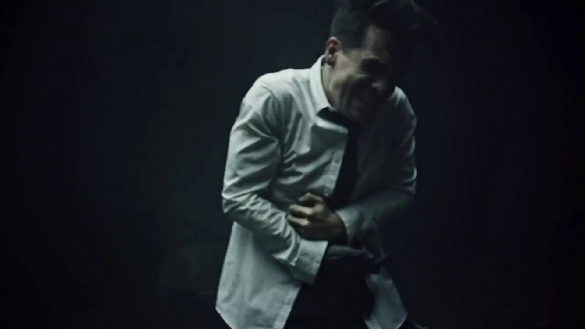 Panic at the disco new. Panic at the Disco Emperor's New clothes. Emperor's New clothes Panic! At the Disco кадры из клипа. Panic at the Disco Emperor&apos;s New clothes. Panic at the Disco Emperor's New clothes gif.