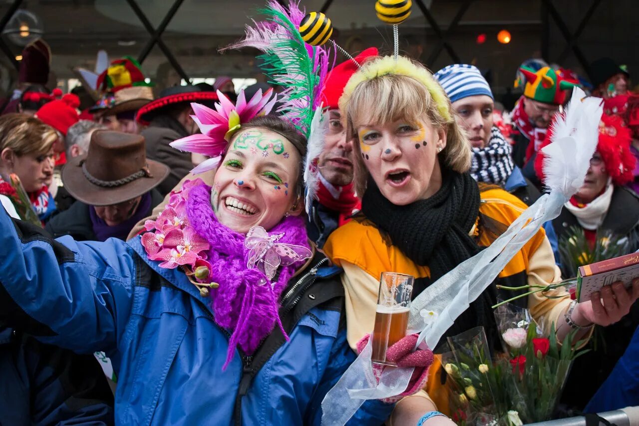 Европейские праздники. Европа какие праздники. Розенмонтаг в кёльне что это. Европа какие праздники. Праздники.