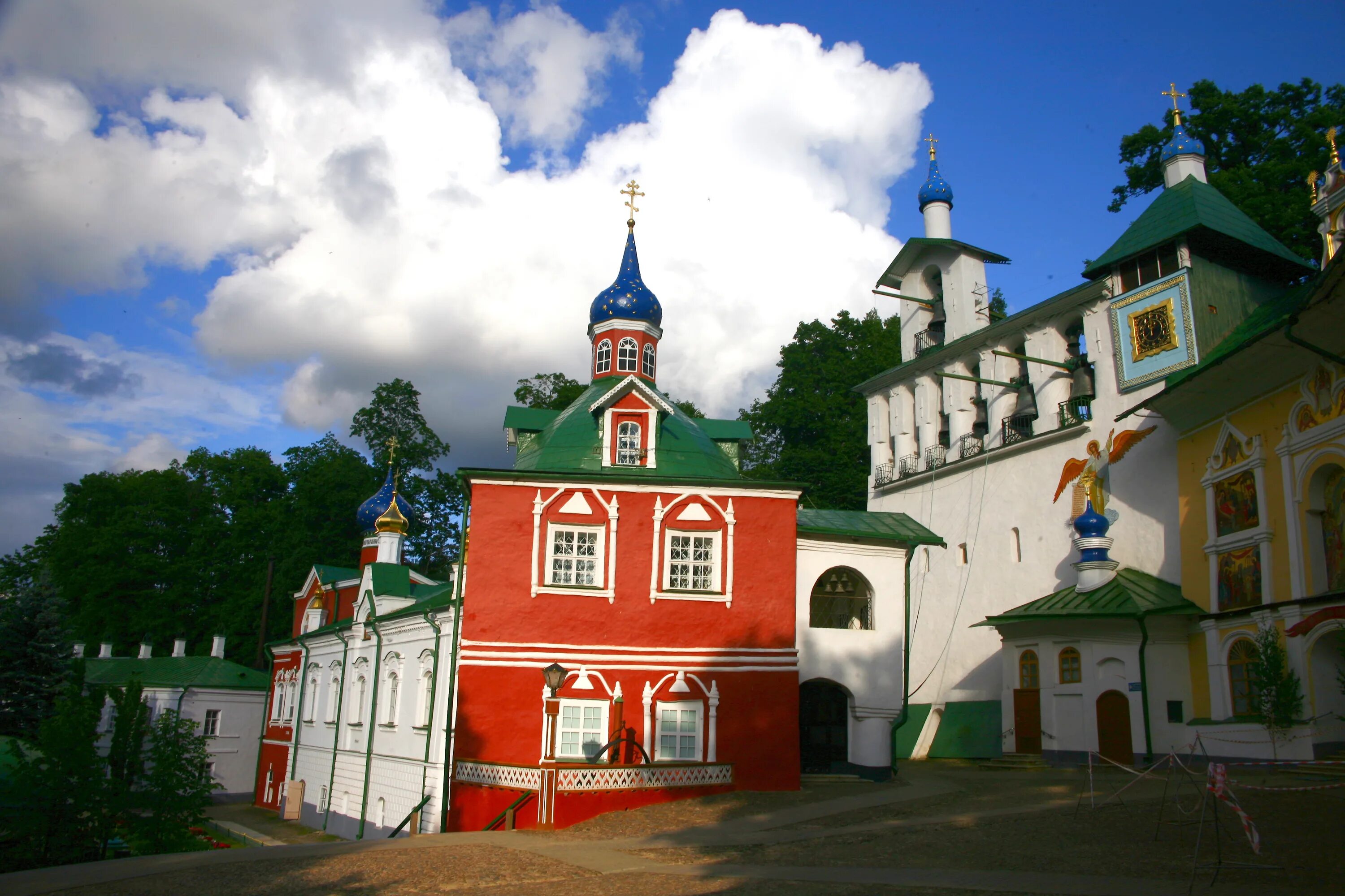 печоры псковской области монастырь. печоры псков. свято-успенский псково-печерский монастырь. печоры псковская область центр. печоры псковская губерния.