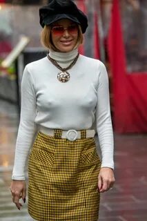 Amanda Holden in Unique Retro Ensemble - London 11/03/2022 * CelebMafia