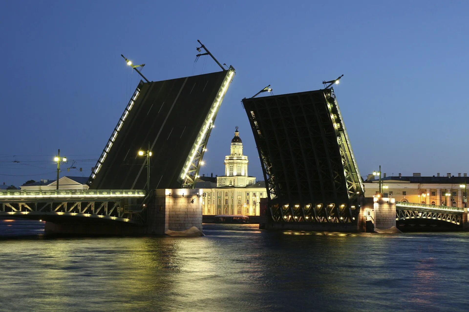 Про мост в питере. Дворцовый мост в санкт-петербурге. разводные мосты в санкт-петербурге 2025. разводной мост петербург.