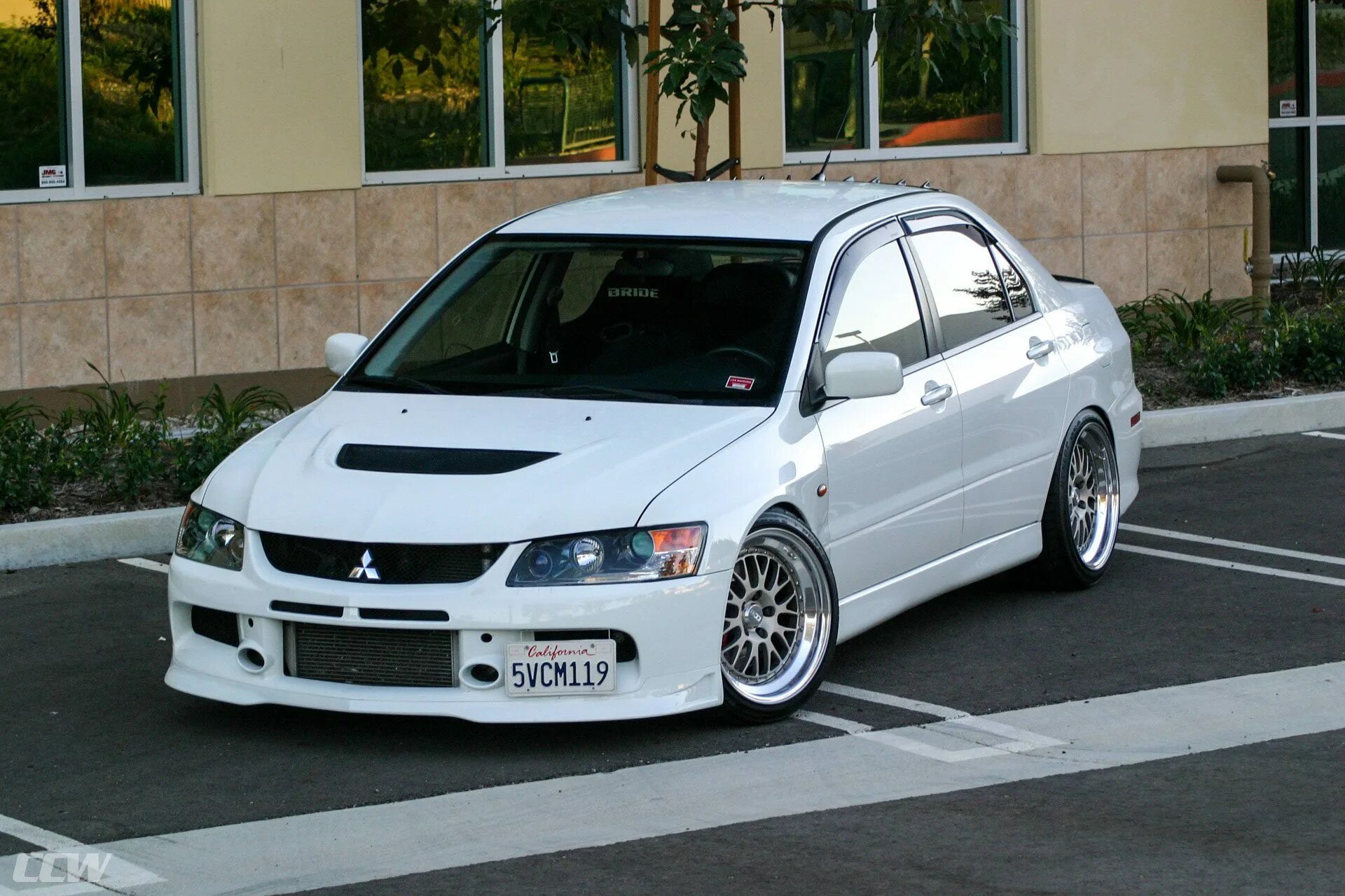 Evo class. Mitsubishi evo 9 white. mitsubishi lancer evolution 9 white. mitsubishi lancer evolution 8 white. митсубиси эво 9 белая.