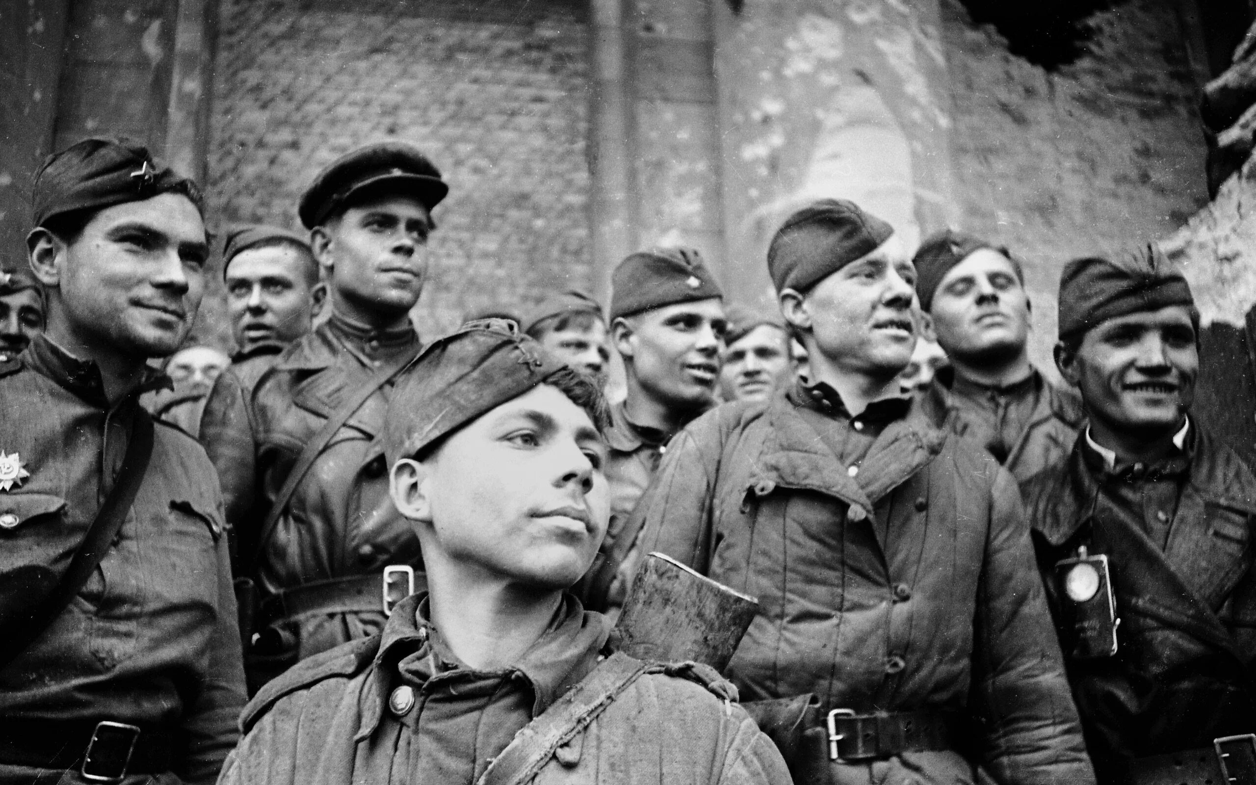 Пехота в вов 1941-1945. Бойцы ркка 1941-1945. Рядовой солдат вов 1941-1945. Снайпер ркка вов. Про советского солдата.