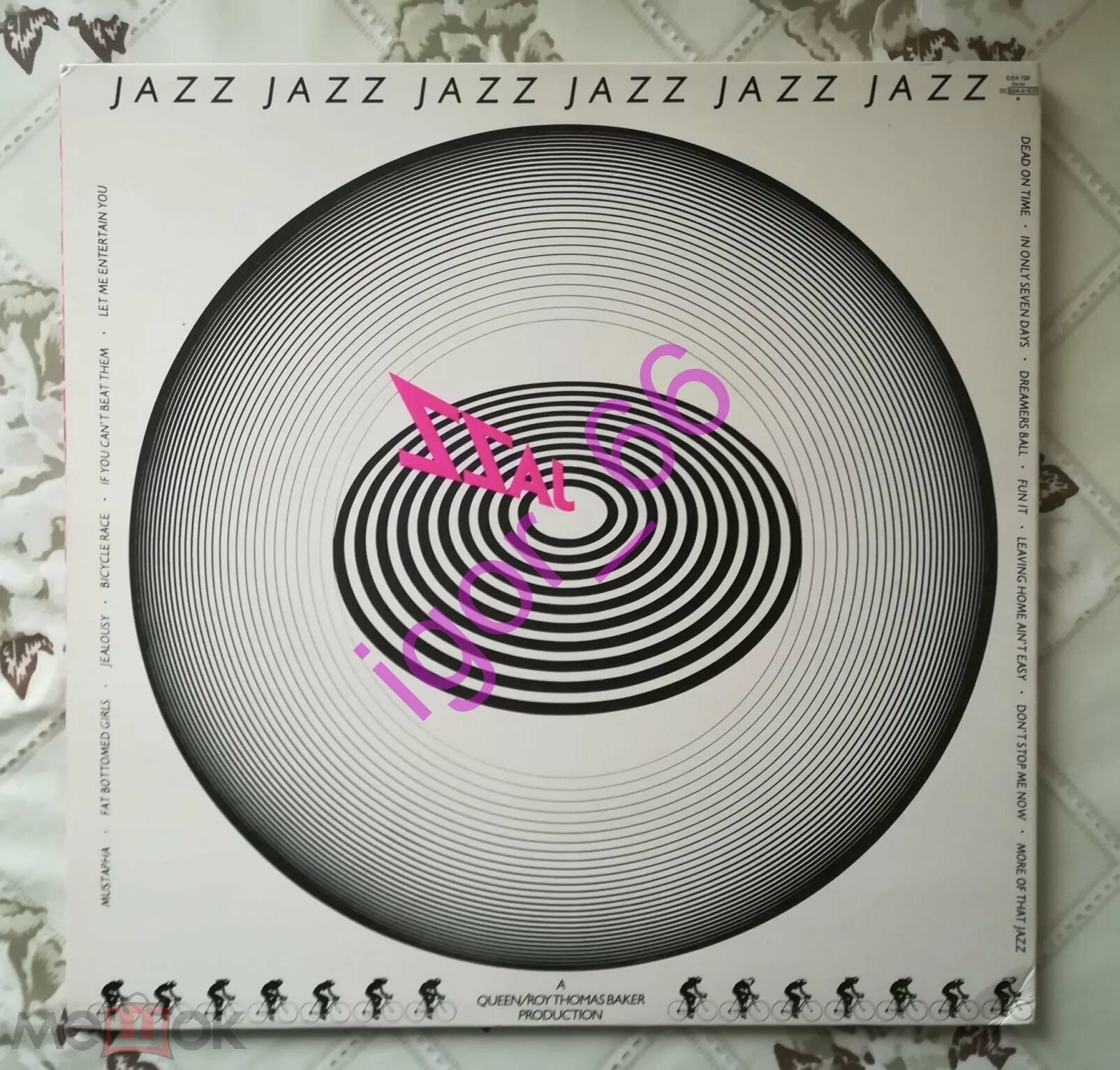 Диски jazz. Queen jazz 1978 постер. Queen jazz обложка альбома. Виниловая пластинка queen - complete studio album (box). Jazz queen треки.