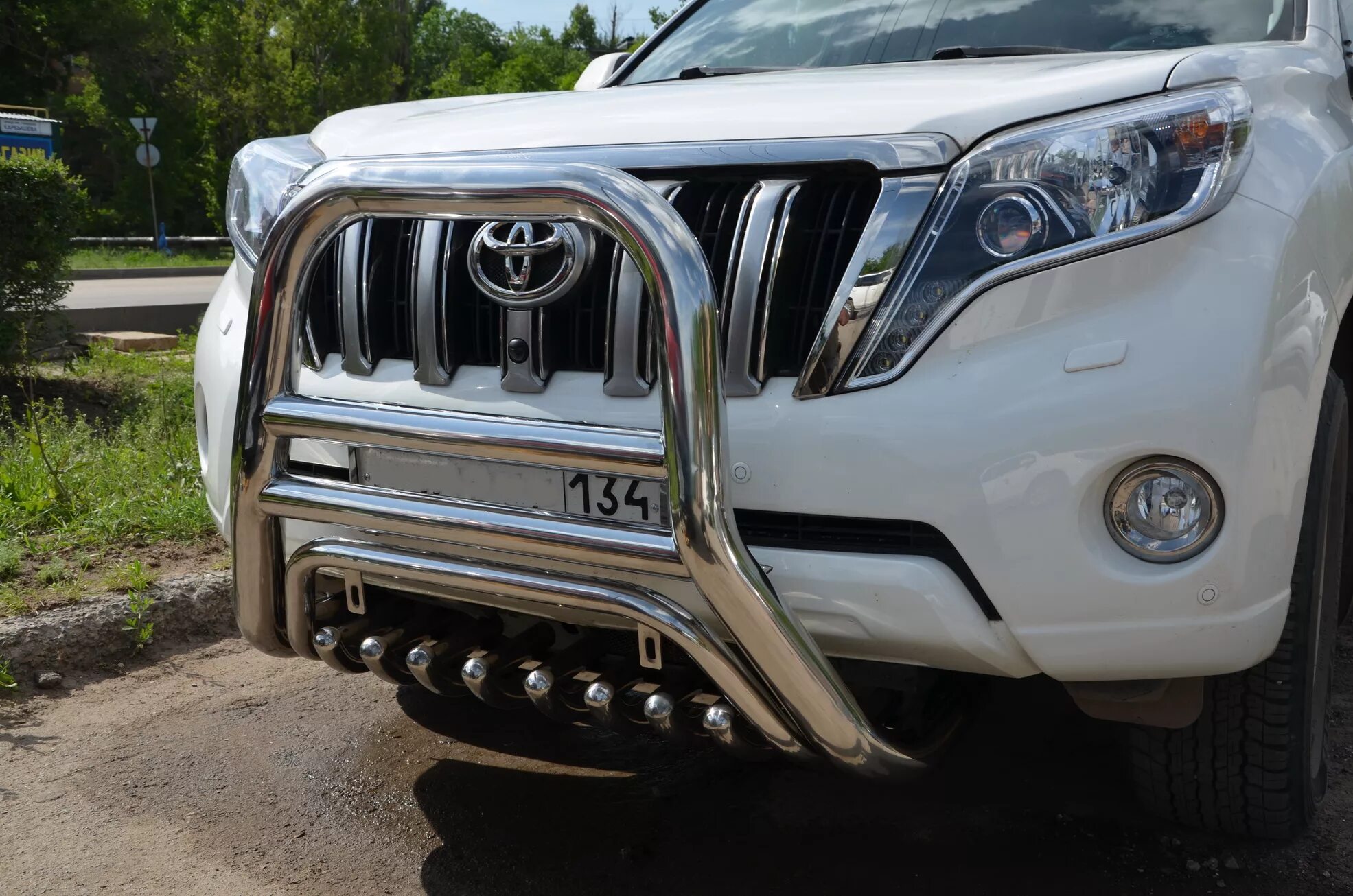 Можно ли ездить с кенгурятником. Toyota land cruiser 150 prado кенгурятник. toyota land cruiser prado 150 с кенгурятником. toyota lc prado 150 кенгурятник. защита переднего бампера toyota land cruiser prado 150.