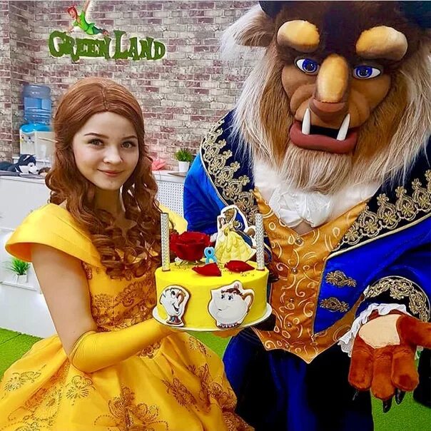 Сказка 34. Сказочный отель детская комната волгоград. Сказка 34 детская комната волгоград. Игровая в садике замок. Деревянные ходилки из фанеры.