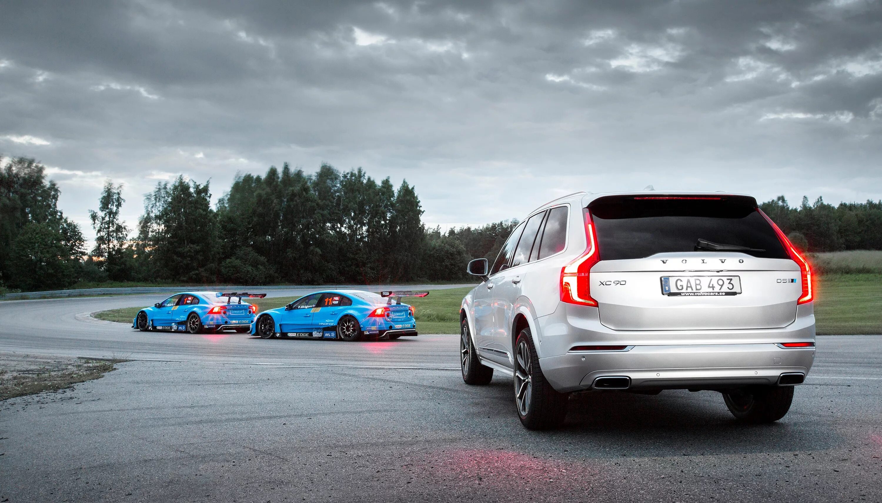 Volvo xc70 2016. Европа вольво тягач 12 fh. Volvo fh4 tuning. Volvo xc70 tuning. Volvo trucks fh16.