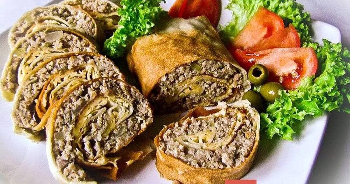 Лаваш с фаршем запеченный в духовке пошаговый. Мясной рулет. Рулетики с мясом. Рулет из лаваша. Рулетики с фаршем.