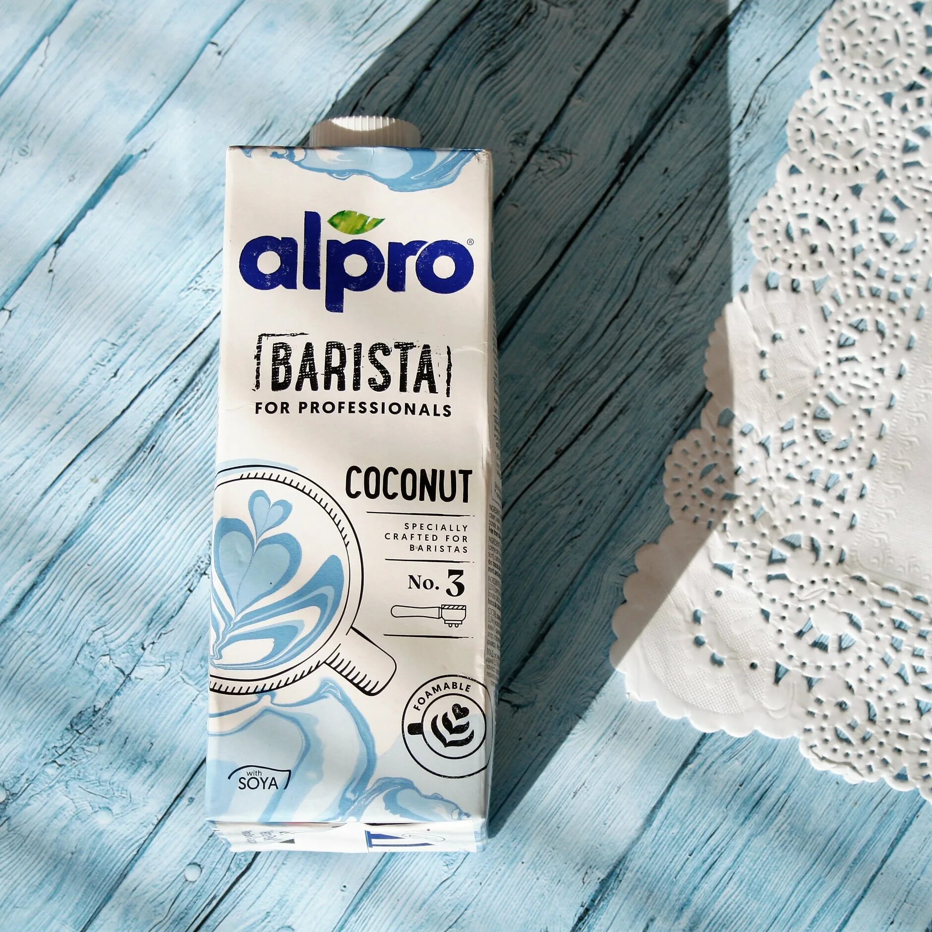 Alpro barista. Молоко Альпро Кокос. Растительное молоко Альпро бариста. Кокосовое молоко Alpro Barista. Молоко Barista кокосовое 1 л Alpro.