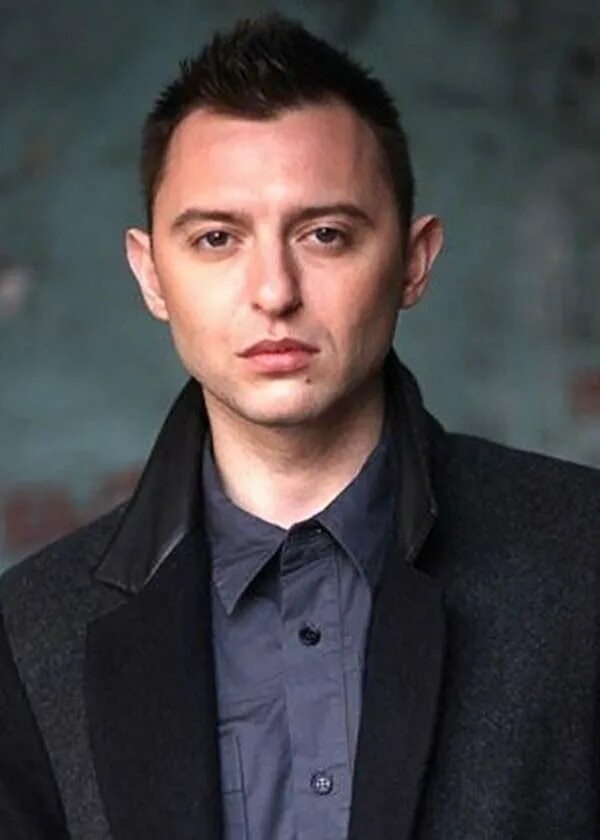 рома желудь 2020. рома билык. сколько лет певцу роме. роман жуков певец жена. солист группы звери.