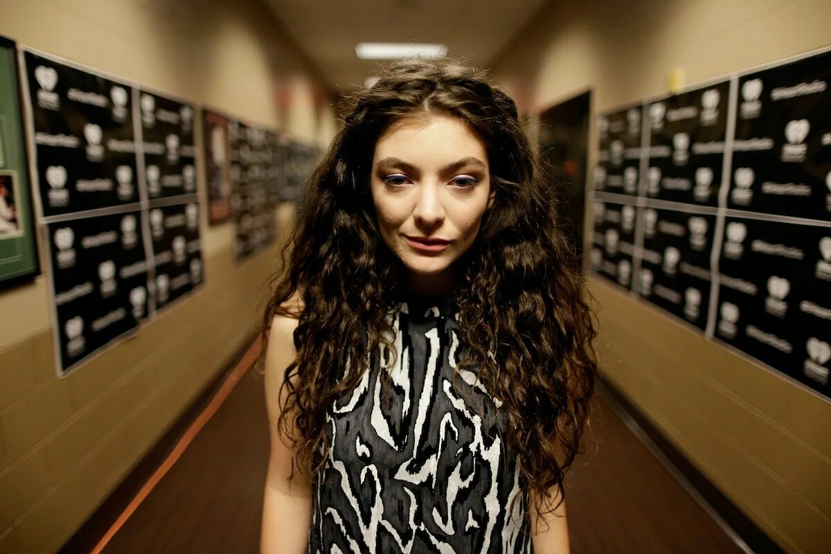 Lorde текст. Lorde. lorde исполнительница.