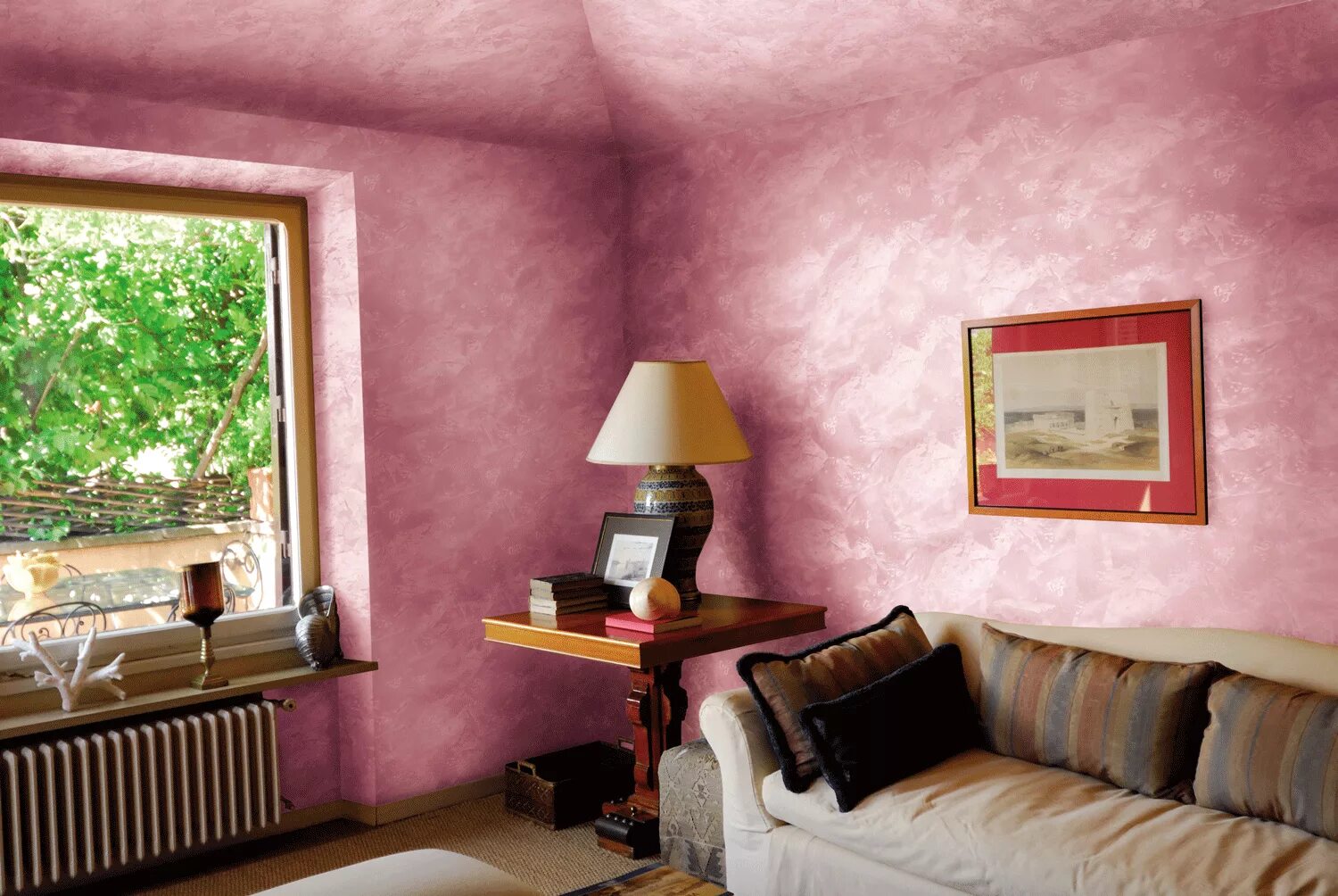 Яркие стены в интерьере. Dulux краска терракотовый. Краска для стен в комнате. Покрашенные стены. Краска для стен в комнате.