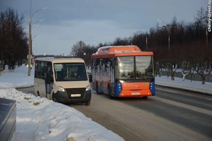 Транспорт Набережные Челны. Автобусы в Набережных Челнах. Общественный транспорт Набережные Челны. Автобус НЕФАЗ Набережные Челны. Автобус нижнекамск альметьевск