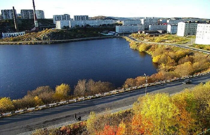 Полярный город в Мурманской области. Поселок Полярный Мурманская область. Циркульный дом Полярный Мурманская область. Чертов мост Полярный Мурманская область. Полярный 3 город