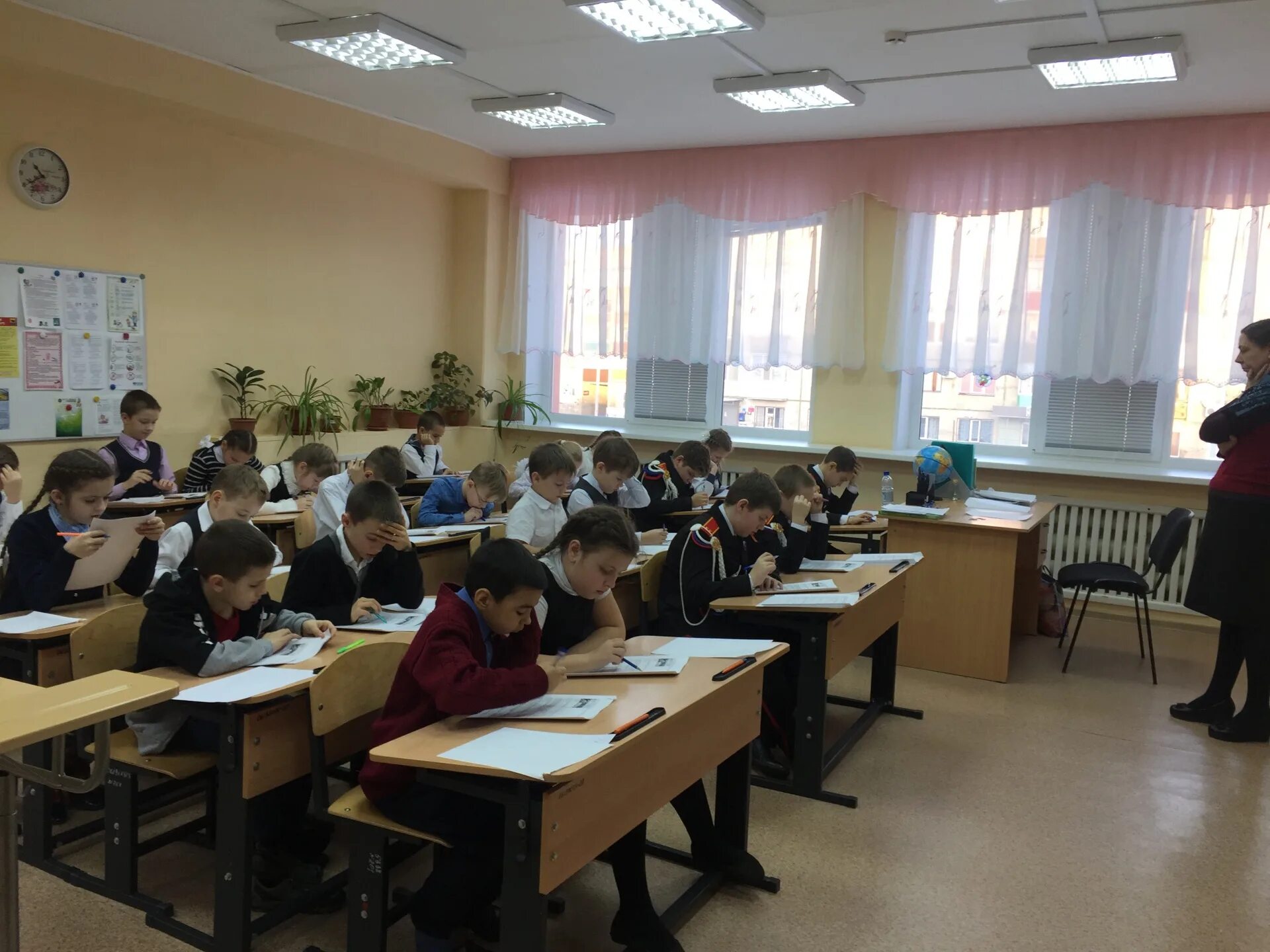 13 классов в школе
