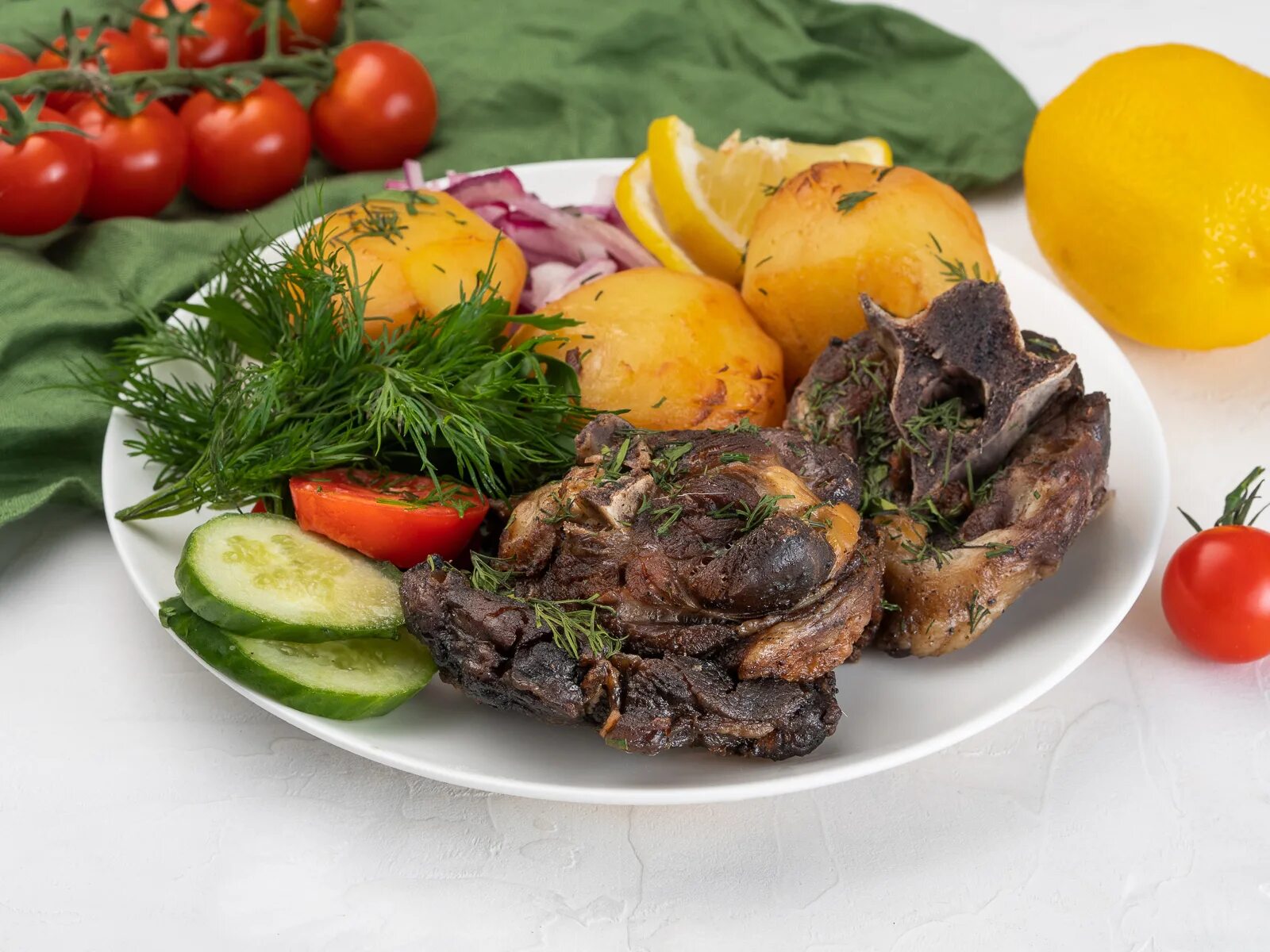 Еда митино. Gpoint кафе. Отель митино. Колбаски баранина. Баранина корейка ресторанная подача цена.