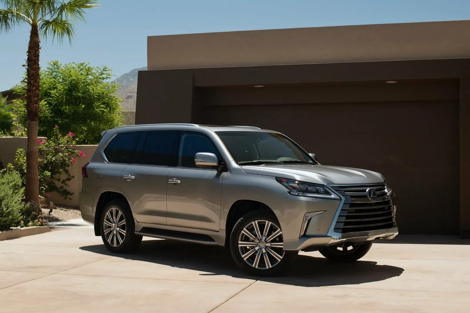 Лексус джип цена. Лексус ЛХ 570. Лексус ЛХ 570 новый. Lexus LX 570 новый. Lexus LX 570 2017.