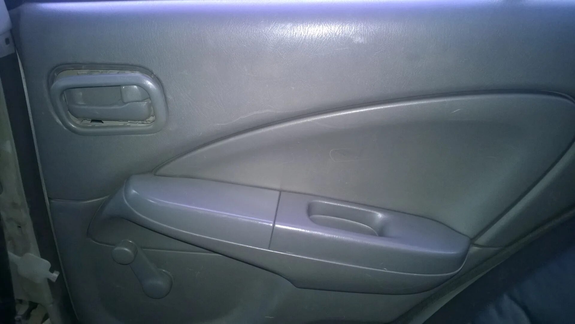 ПЕРЕТЯЖКА ДВЕРНЫХ КАРТ. - Nissan Almera V (G11/15), 1,6 л, 2014 года своими рука