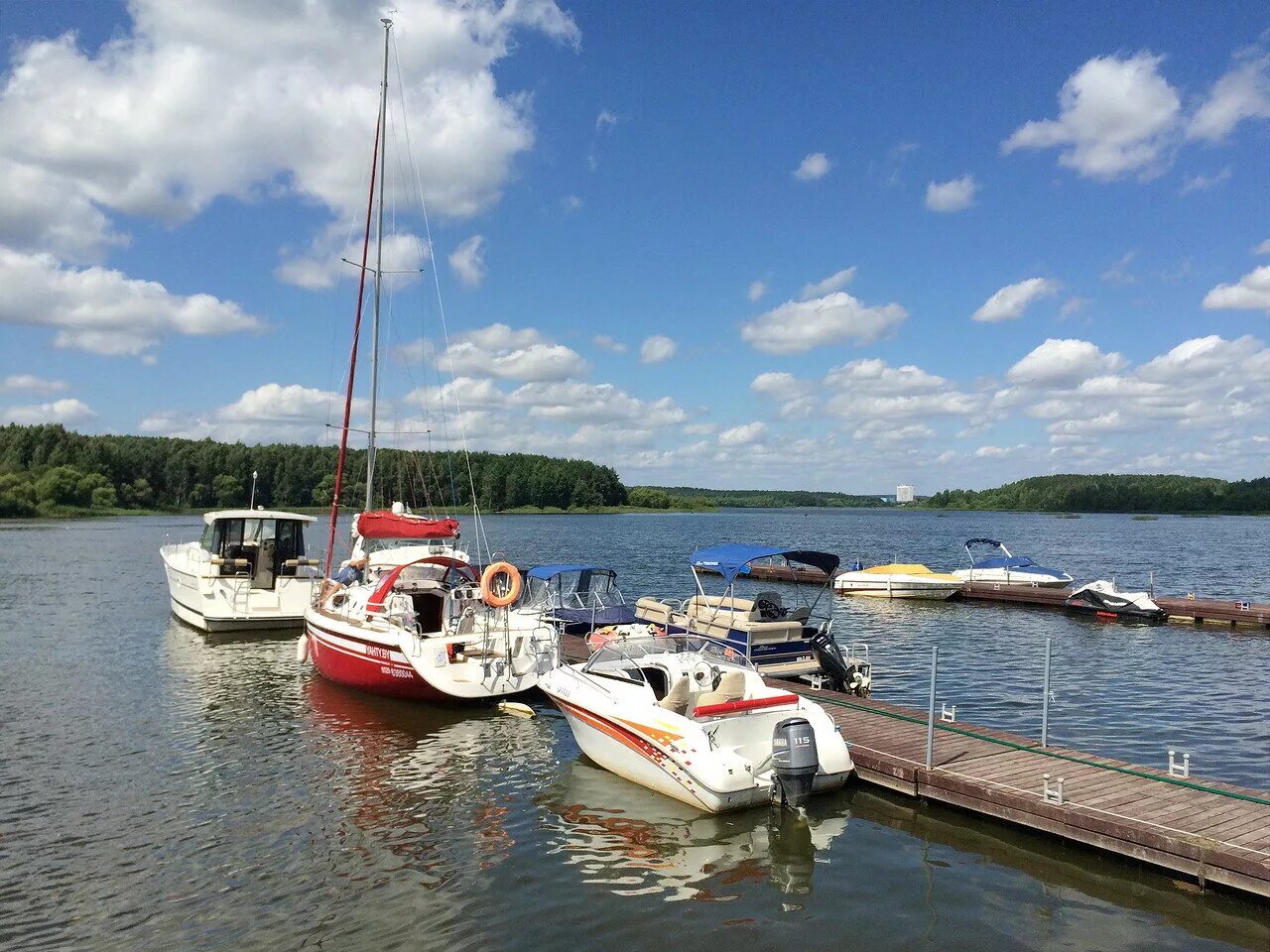 Минские моря цены. Заславское водохранилище. Заславское водохранилище Минск. Заславское водохранилище пляжи. Минское море, оно же Заславское водохранилище.