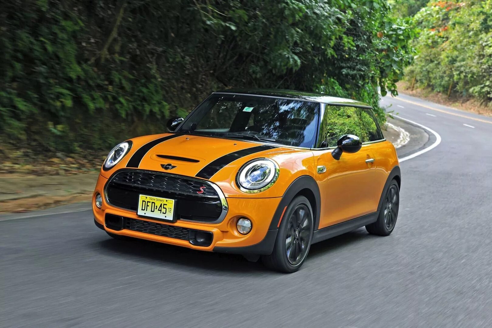 Есть ли мини. Mini Cooper s f56. Mini Cooper f56 2015. Mini Cooper f56 s USA. Мажор мини Купер.