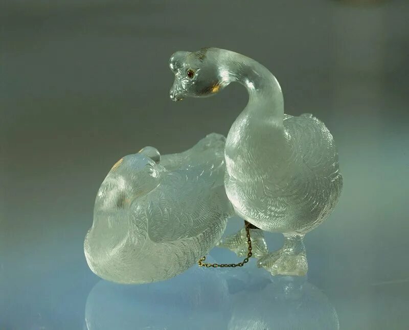 Гусиные фаберже. Гусиные фаберже. Перхин курочка яйцо фаберже. Искусство фаберже 1972 лондон. Яйцо фаберже курочка ряба.