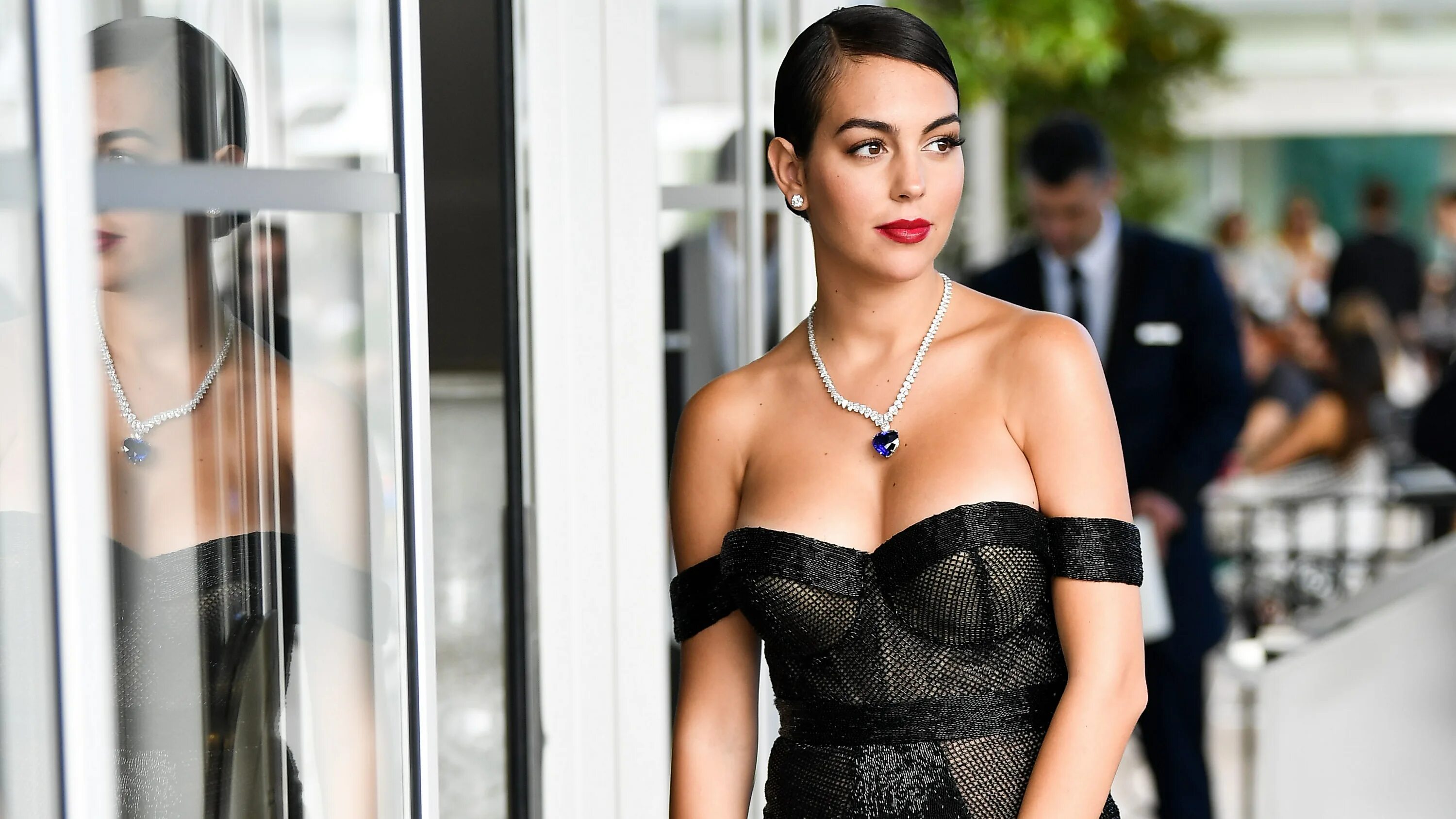 Джорджина родригез 2021. Georgina rodriguez джорджина родригес. Джорджини родригес. Дриорджтна. Georgina rodriguez джорджина родригес.