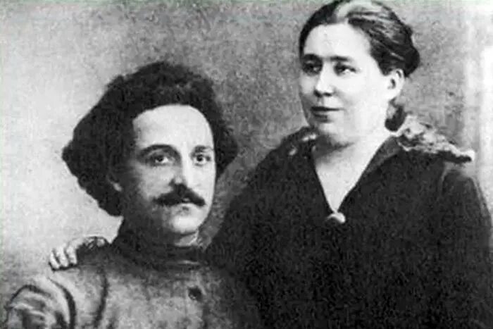 Семья орджоникидзе. Жена Серго Орджоникидзе. Орджоникидзе с женой.