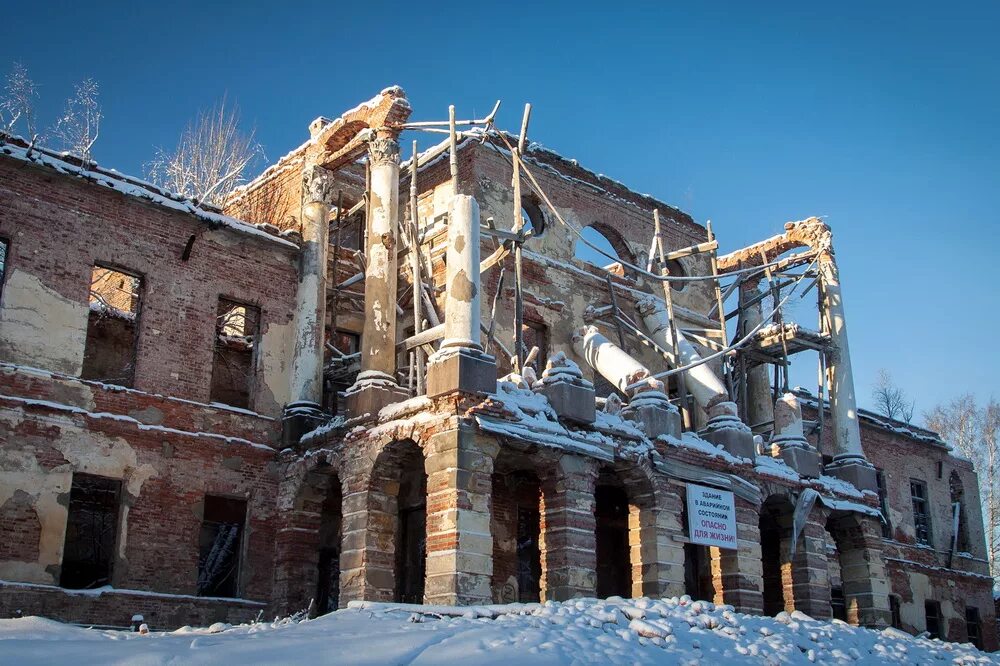 здание речного вокзала тверь. разрушенный речной вокзал в твери. заброшенный храм расторгуево. ропша императорский дворец. речной вокзал тверь руины.