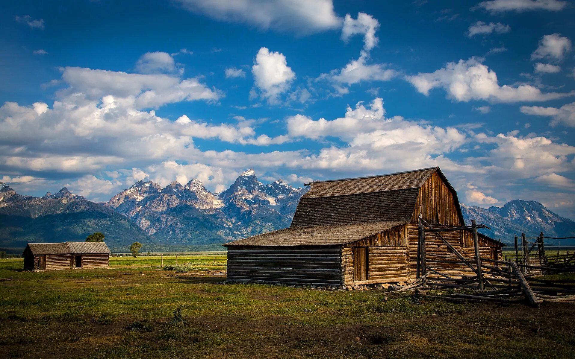 Country photos. Долина Вайоминг. Национальный парк Гранд-Титон, США. США Вайоминг деревня Тетон. Сарай Вайоминг парк.