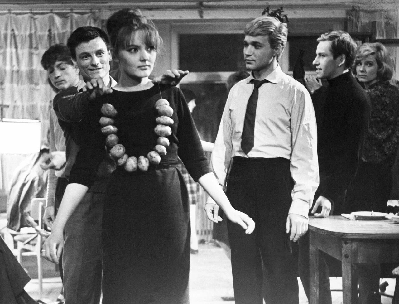 Застава ильича марлена хуциева. Мне двадцать лет застава ильича 1964. Мне 20 лет. Мне 20 лет. Мне 20 лет.