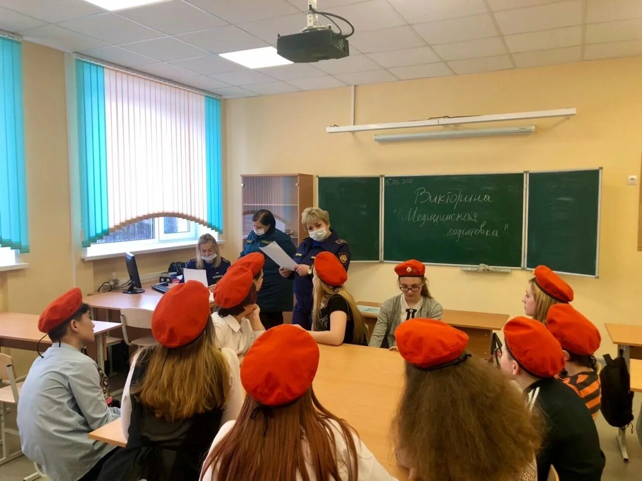 Работа дружины юных пожарных. Дружина юнных пожарных &quot;спасатели&quot;. отряд юных пожарных. дружина юных пожарных в школе. добровольные дружины юных пожарных.