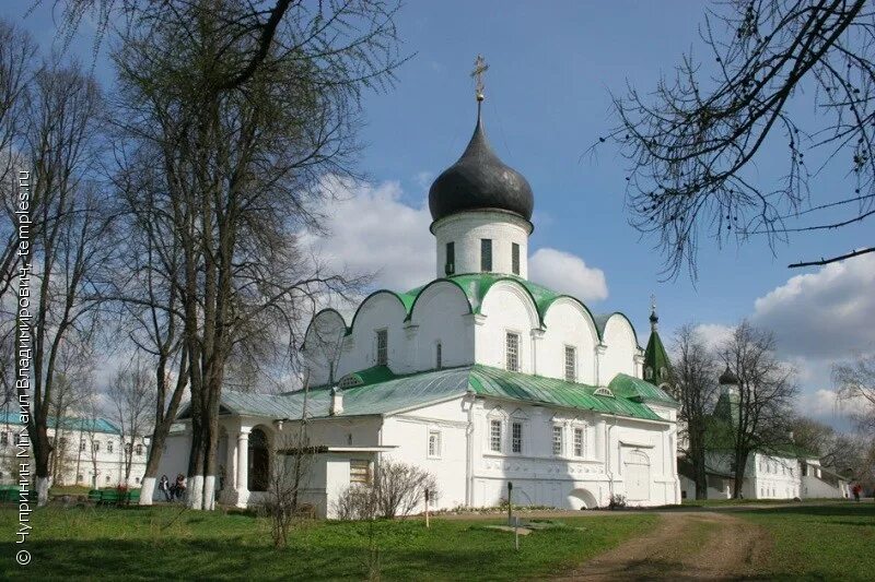 Г александров храм. Троицкий собор Александровской слободы. Троицкий собор Александрова Слобода. Собор Троицы Живоначальной Александров. Троицкий собор в Александрове Владимирской области.