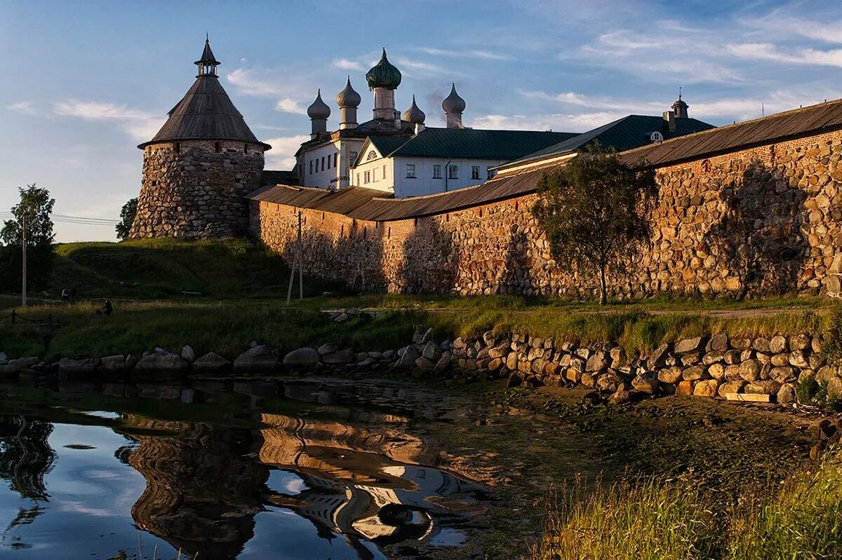 Памятники соловецких островов. Спасо-Преображенский Соловецкий монастырь. Соловки Соловецкий монастырь. Спасо Преображенский Соловецкий монастырь Архангельская область. Крепость Соловецкого монастыря.