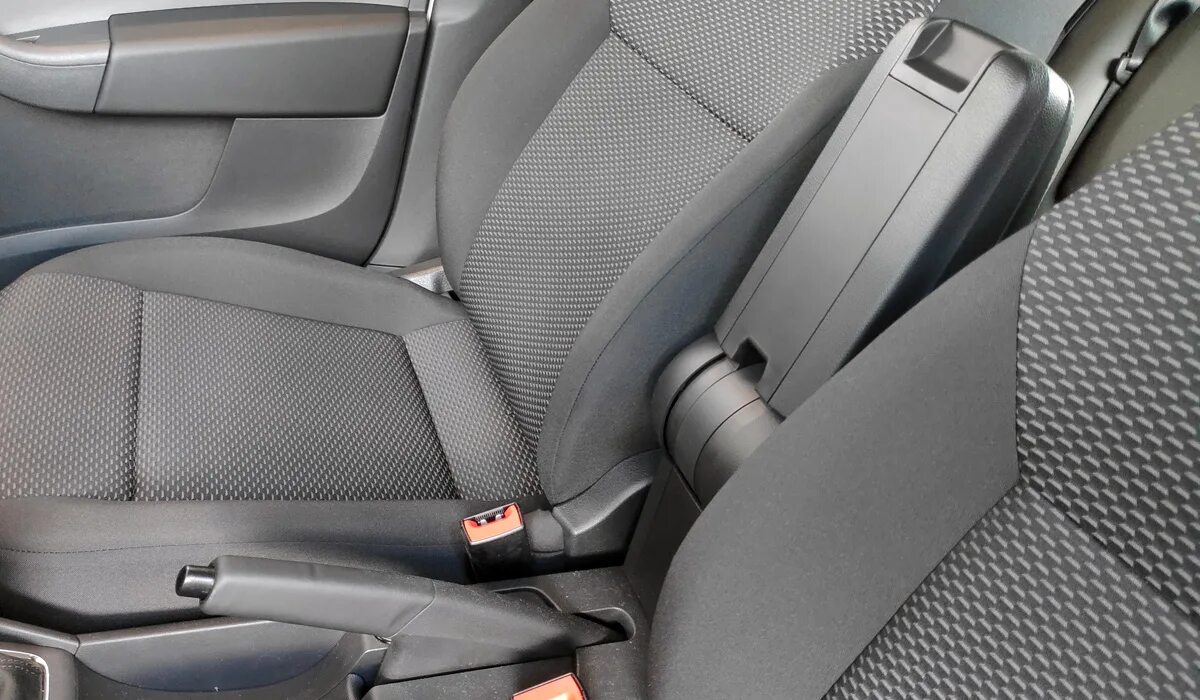 Как снять подлокотник VW Polo Sedan Авто-маньяк Дзен