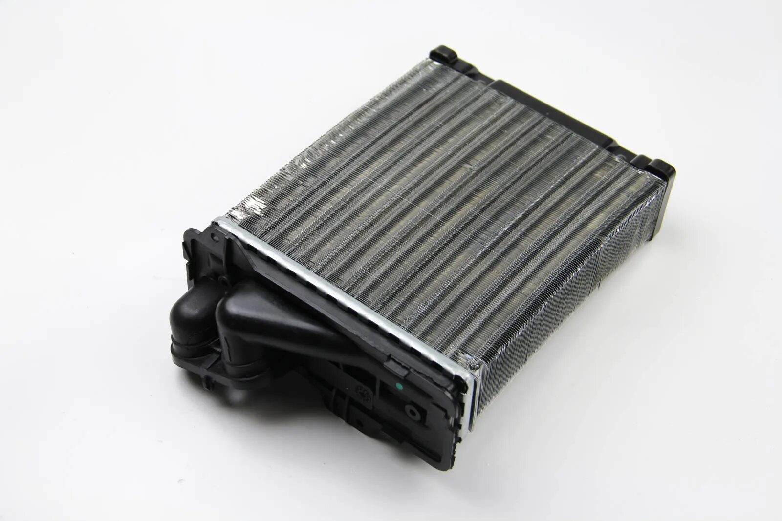 Радиатор печки дастер 1. Радиатор печки дастер. Радиатор печки дастер. Радиатор печки логан 2. Радиатор отопления рено дастер.