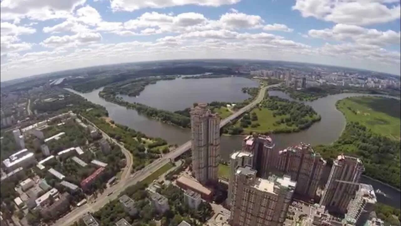 Строгинское шоссе. Затон Строгино. Москва река Строгино. Строгинская Пойма ЖК. Строгино залив.