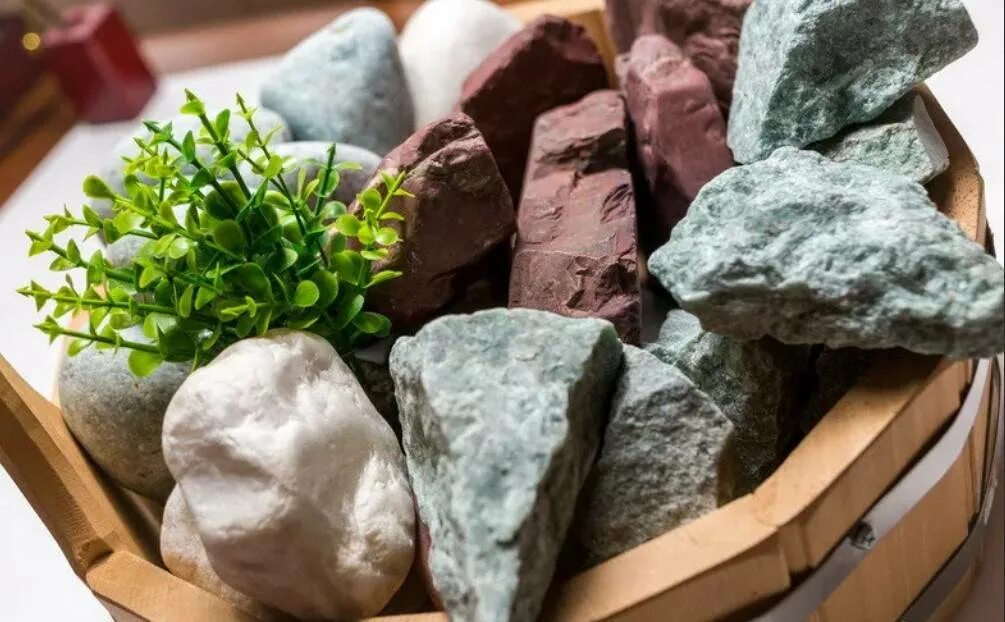 Какие камни используют. Банные камни. камни для бани и сауны. камень печка. камень для бани красивый.
