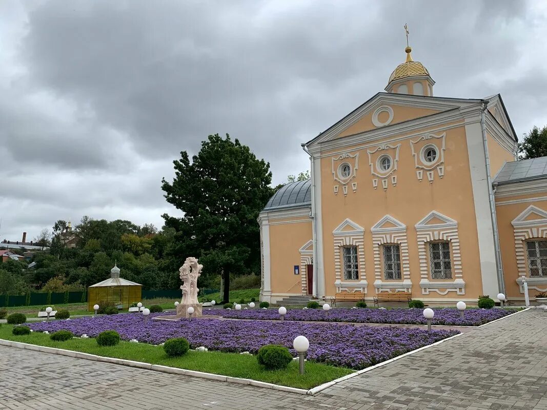 Свято троицкий 6. Свято Троицкий женский Жировичский монастырь. Смоленск большая Советская улица 9 Свято-Троицкий женский монастырь. Свято-Троицкий монастырь большая Раковка.