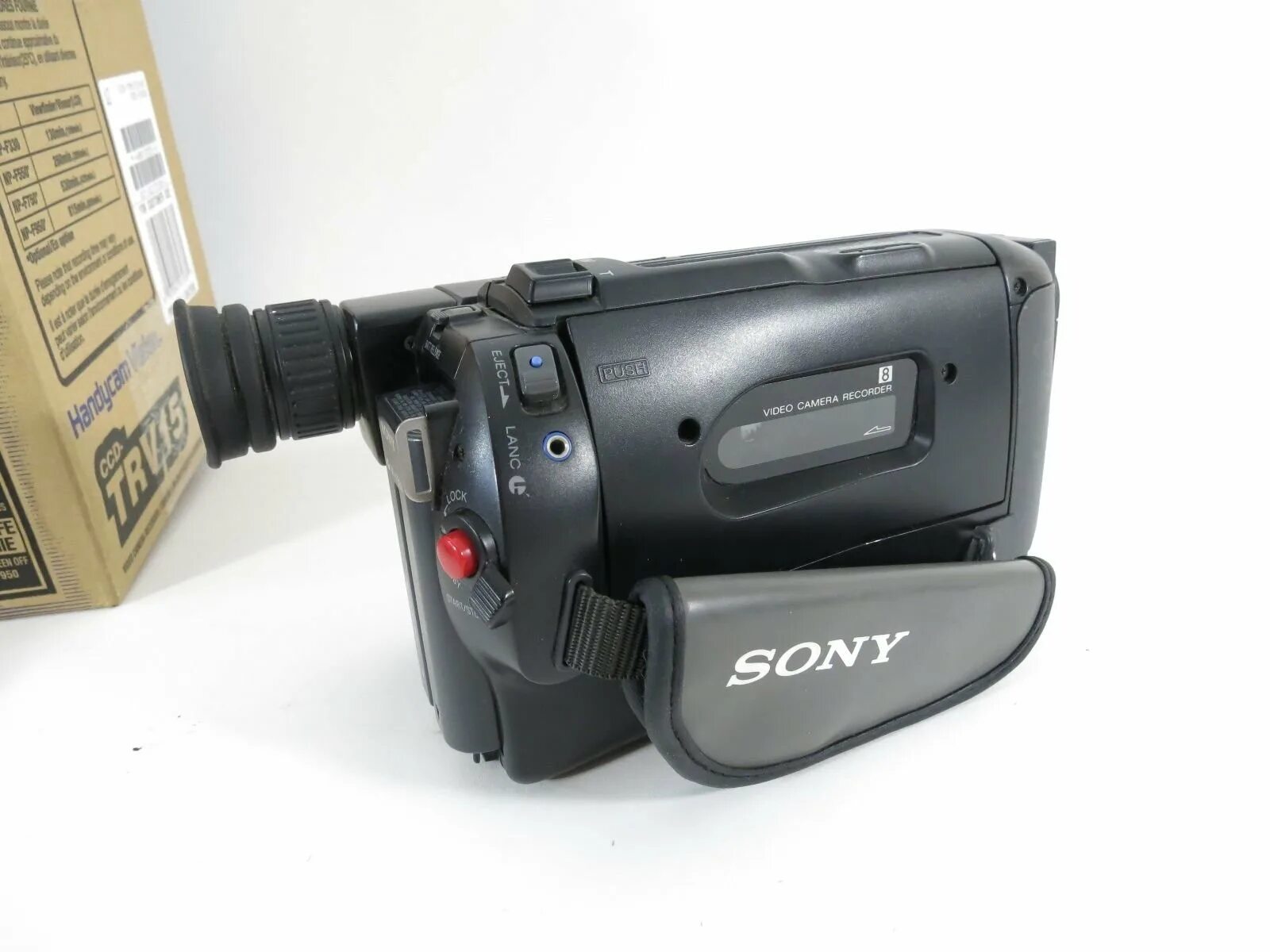 9.8 видео. Sony Handycam 8. Видеокамера Sony Handycam 640x. Sony Handycam 8mm. Видеокамера сони CCD tr503e.