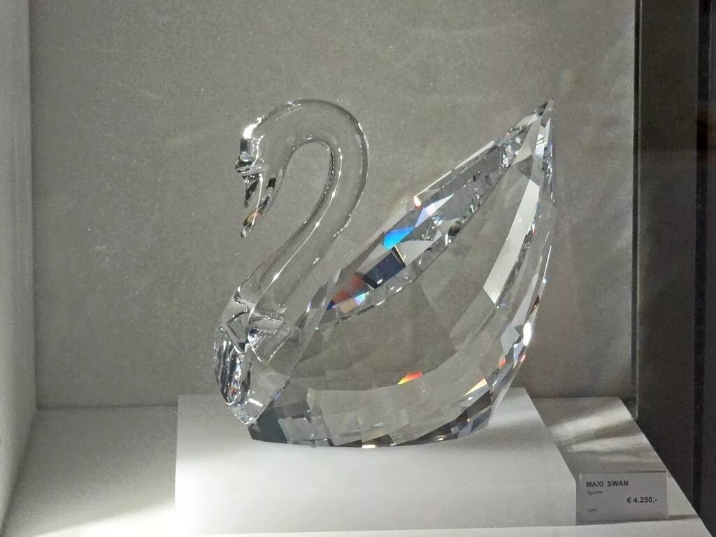 Мир хрусталя. Австрийский хрусталь сваровски. Хрустальные миры смирновой каталог купить. Хрусталь сваровски. Хрустальная посуда для варенья.