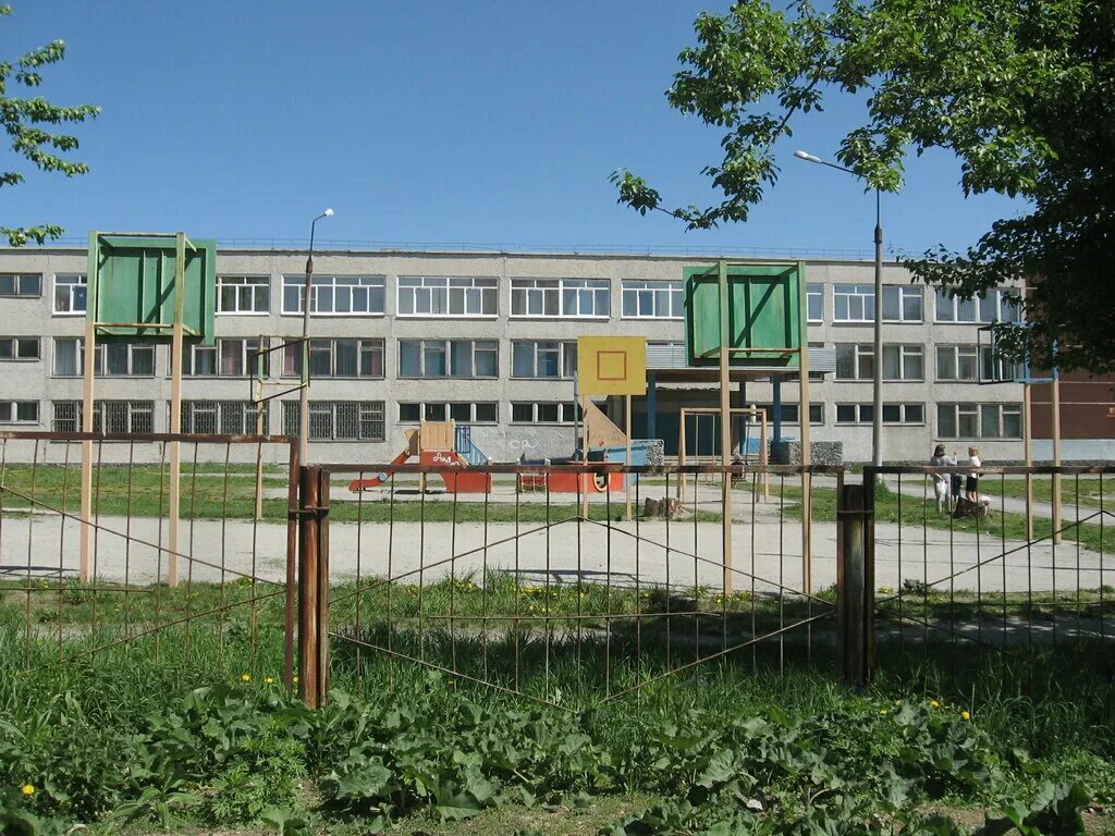 Школа 122 нижний. Школа 122 Екатеринбург. Школа 122 Самара. Школа 122 Новосибирск.