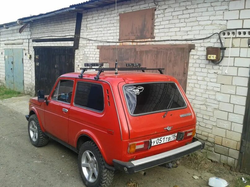 Нива старого образца тюнинг Урбанизация нивура + пороги, розшерители ЛАПТЕР! Lada 4x4 3D, 1,7 л, 1987 года