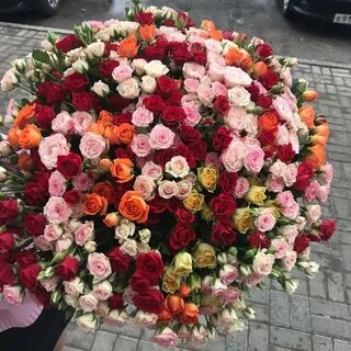 Сколько цветов на день рождения женщине
