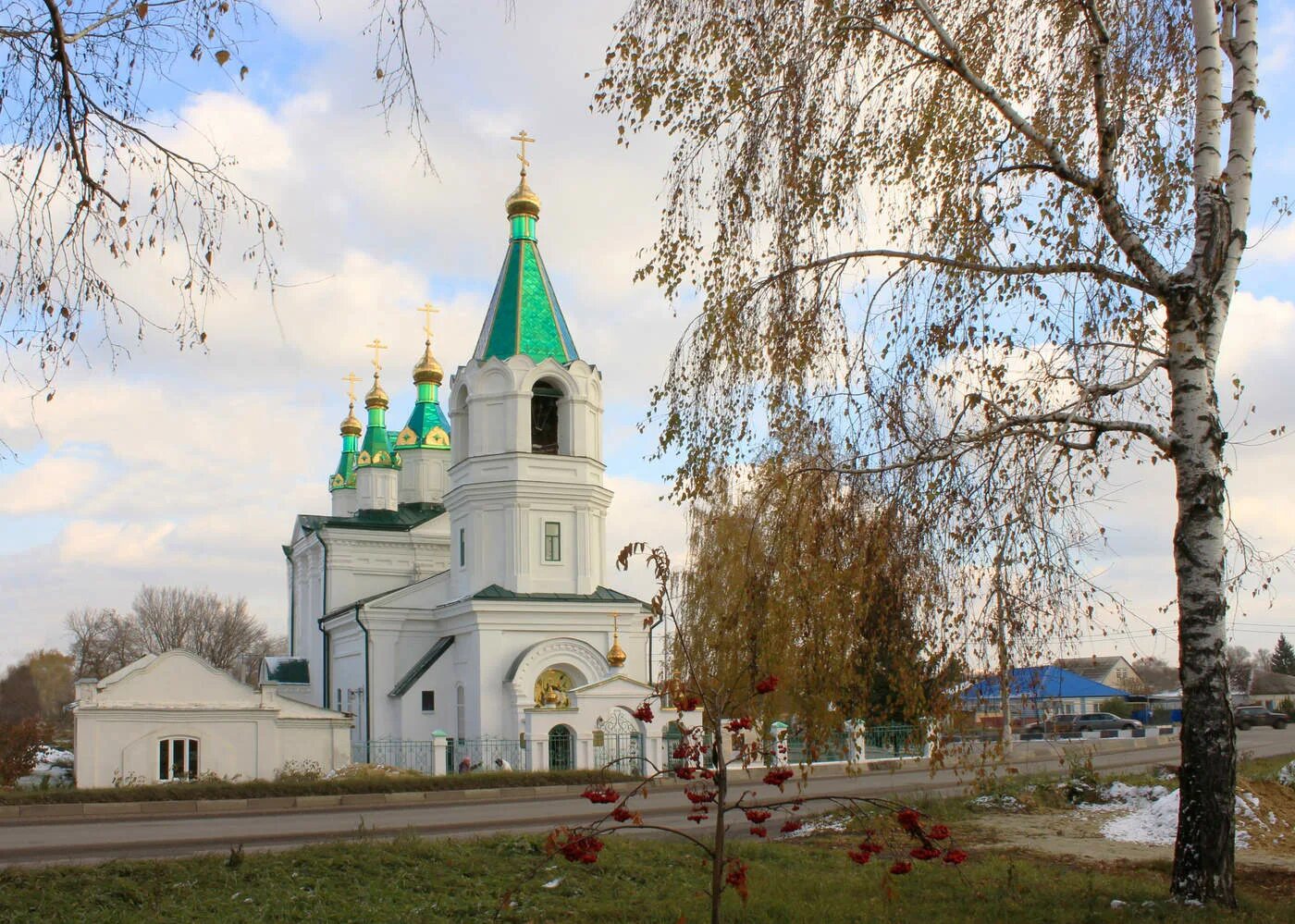 Церковь Илии пророка старый Оскол. Ильинский храм старый Оскол. Храм Святого пророка Илии старый Оскол. Старый Оскол Белгородская область храм. Святые старого оскола